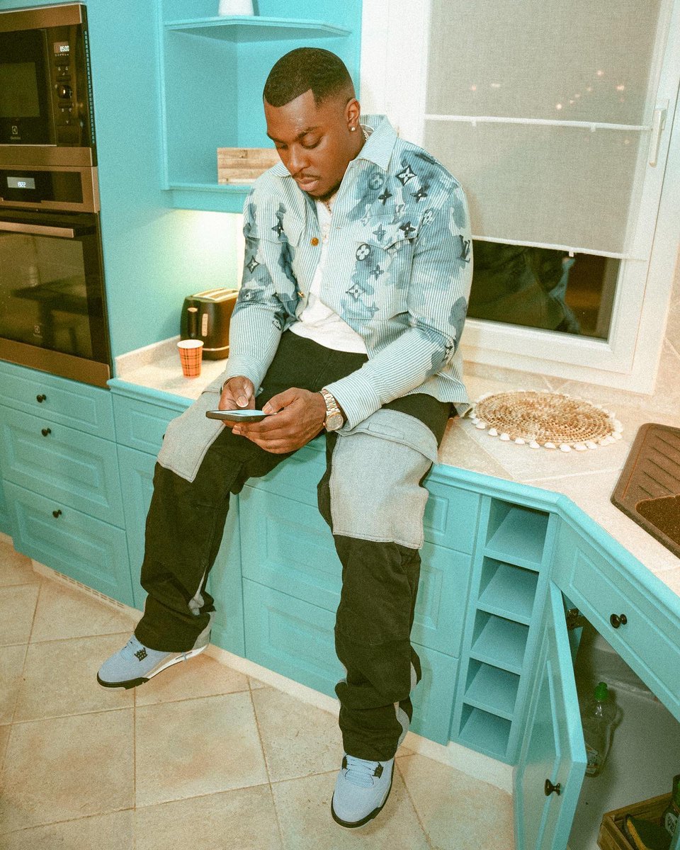 JoeDwetFile's tweet photo. 10 jours avant l’album .. 
On prend des forces ☺️✨

Précommande l’album sur mon site . 
Liens dans ma bio 🎯 https://t.co/aq1eRgCgt1
