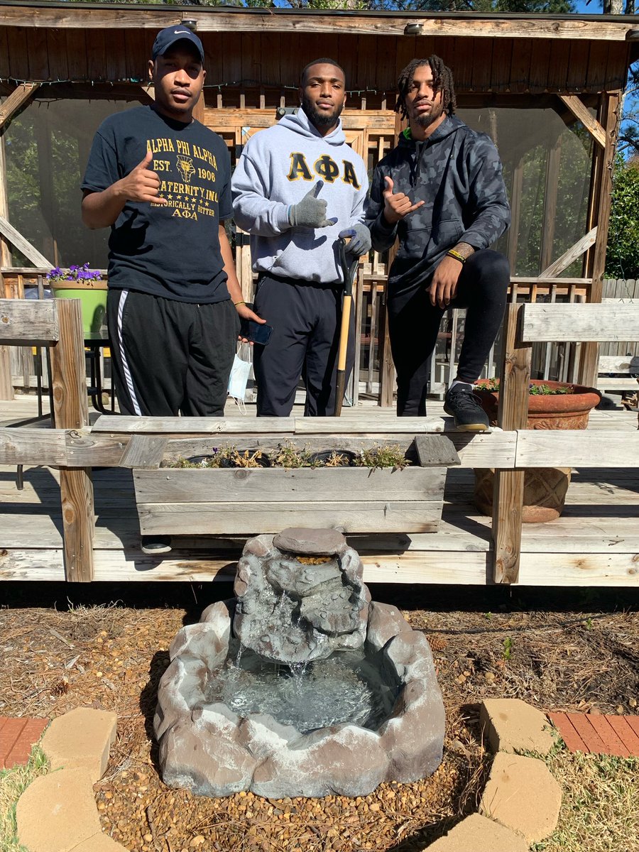SFA_ALPHAS's tweet photo. In honor of Brother Dr. Martin Luther King Jr. π€πΎ, it was a pleasure to serve and be a part of MLK Day of Service. Today we participated in landscape maintenance at Dr. Wilbert Brown Jr. Health Center.
- Make it a day on, not a day off #MLKDay2022 #MLKDay22 #SFAlphas https://t.co/vmjnLQUiGl