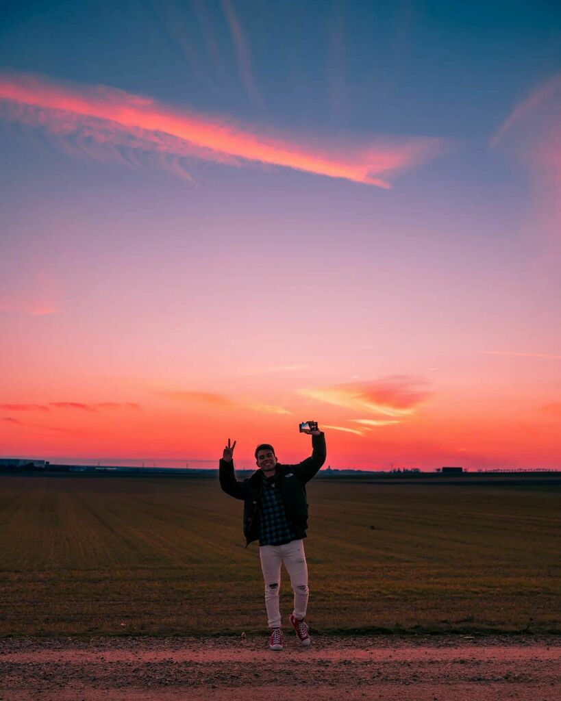 PauulVM's tweet photo. TRAVELS + SUNSETS: Mis dos cosas favoritas en la tierra 🌄🌏

#atardeceres #travels #sunsets https://t.co/nEpJe8dY8w https://t.co/8lrgFNhbE6
