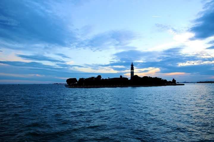 Islands of the #VeniceLagoon San Lazzaro degli Armeni at sunset.
#Venice