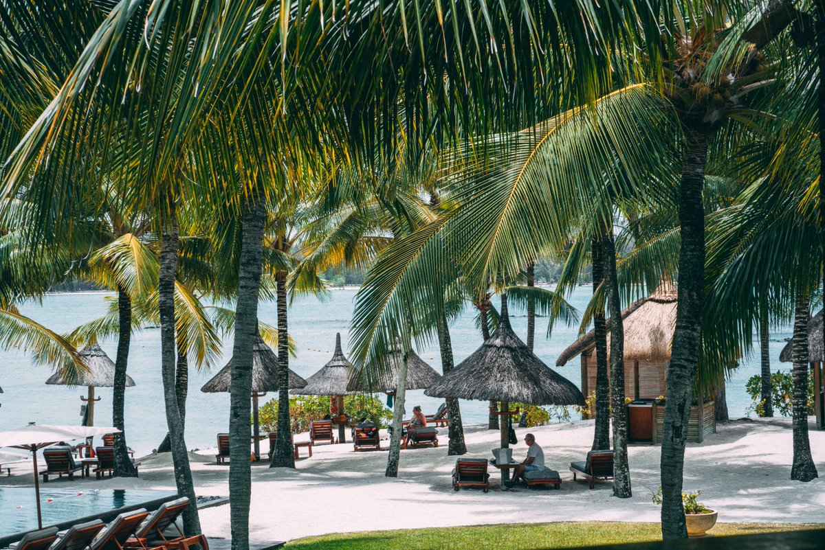On this blue winter monday I closed my eyes and daydreamt this.. Oh, I'd wish I could teleport myself here. Then I opened Twitter and saw that I'm allowed to go here again .. God thank Mauritius is open again! yay!#Mauritiusnow #MauritiusNowInfluencers <a href="/constancehotels/">Constance Hotels & Resorts</a>