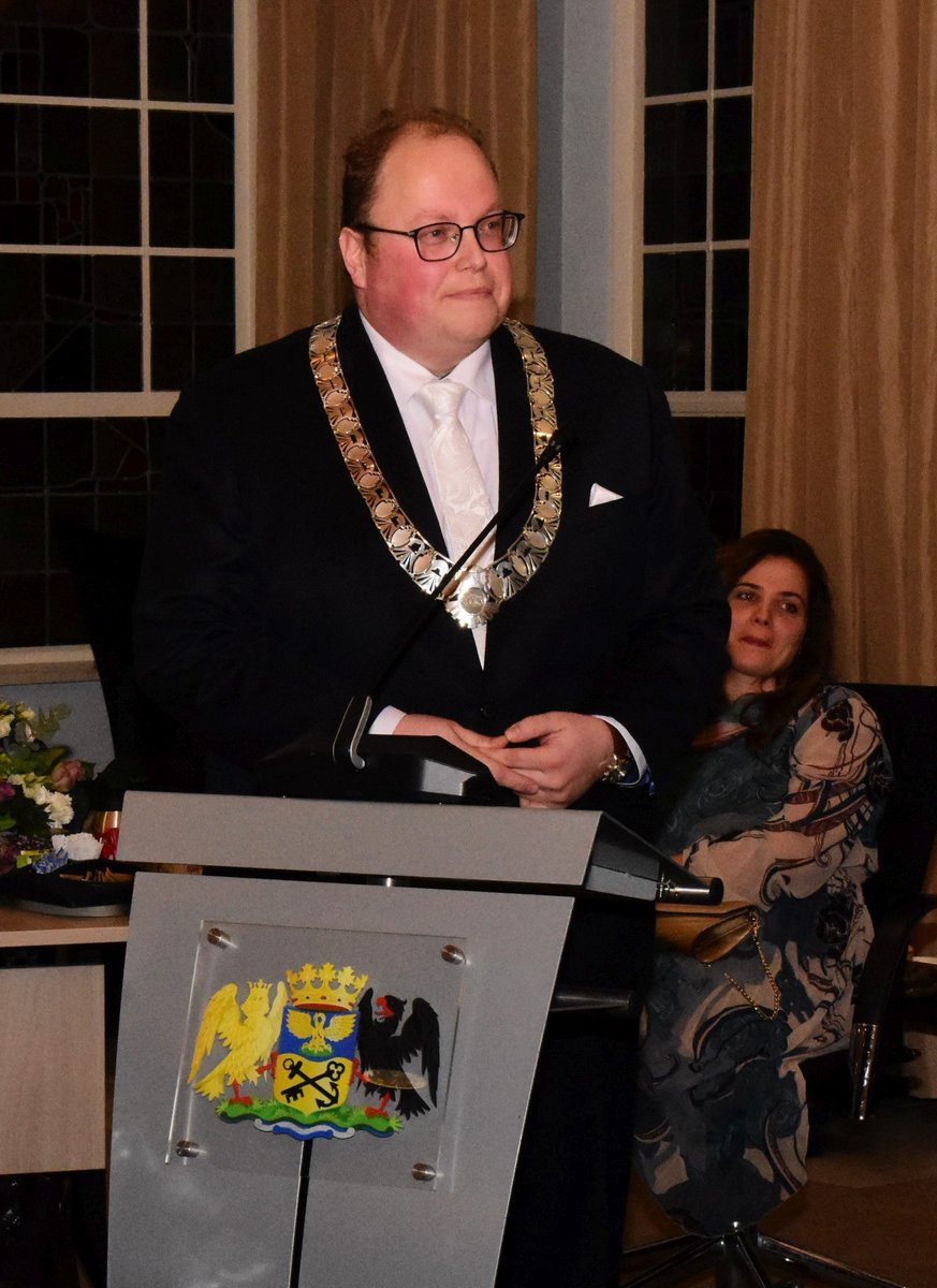 Gemeente Eemsdelta heeft een nieuwe burgemeester. Ben Visser werd vanavond officieel beëdigd als burgemeester van Eemsdelta. Wilt u Ben Visser feliciteren of gelukwensen?📧Stuur dan een e-mail naar griffie@eemsdelta.nl. Dit kan tot 1 februari. Info⤵️
eemsdelta.nl/ben-visser-gei…