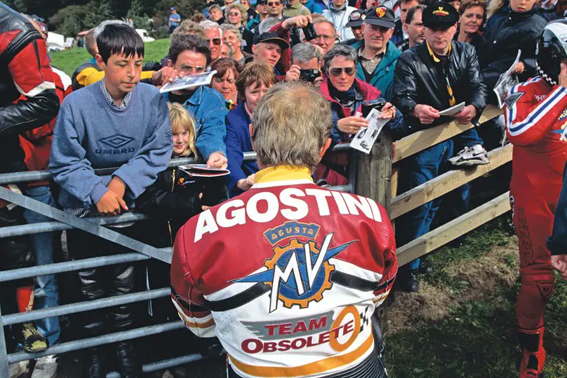 popsyosh34's tweet photo. Olivers Mount 🇬🇧🏁
#Ago #Readie https://t.co/tAXyK0Enn5