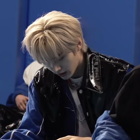 hourly sunghoon tweet media