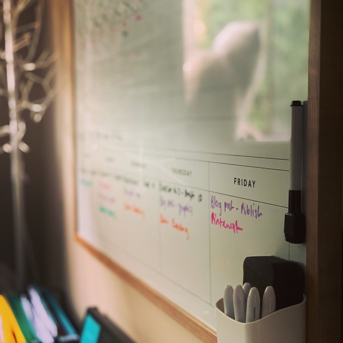 KMAllan_writer's tweet photo. It’s an #AuthoringWeek & I’ve got plenty to do before my sister arrives. My #WhiteboardToDoList is full of #Blackbirch 3 edits, #blog posts, social media graphics, & #reading—both books & beta. How about you? What are your #WritingGoals for this week.
…
#writingcommunity https://t.co/5FQ3cm5pTD