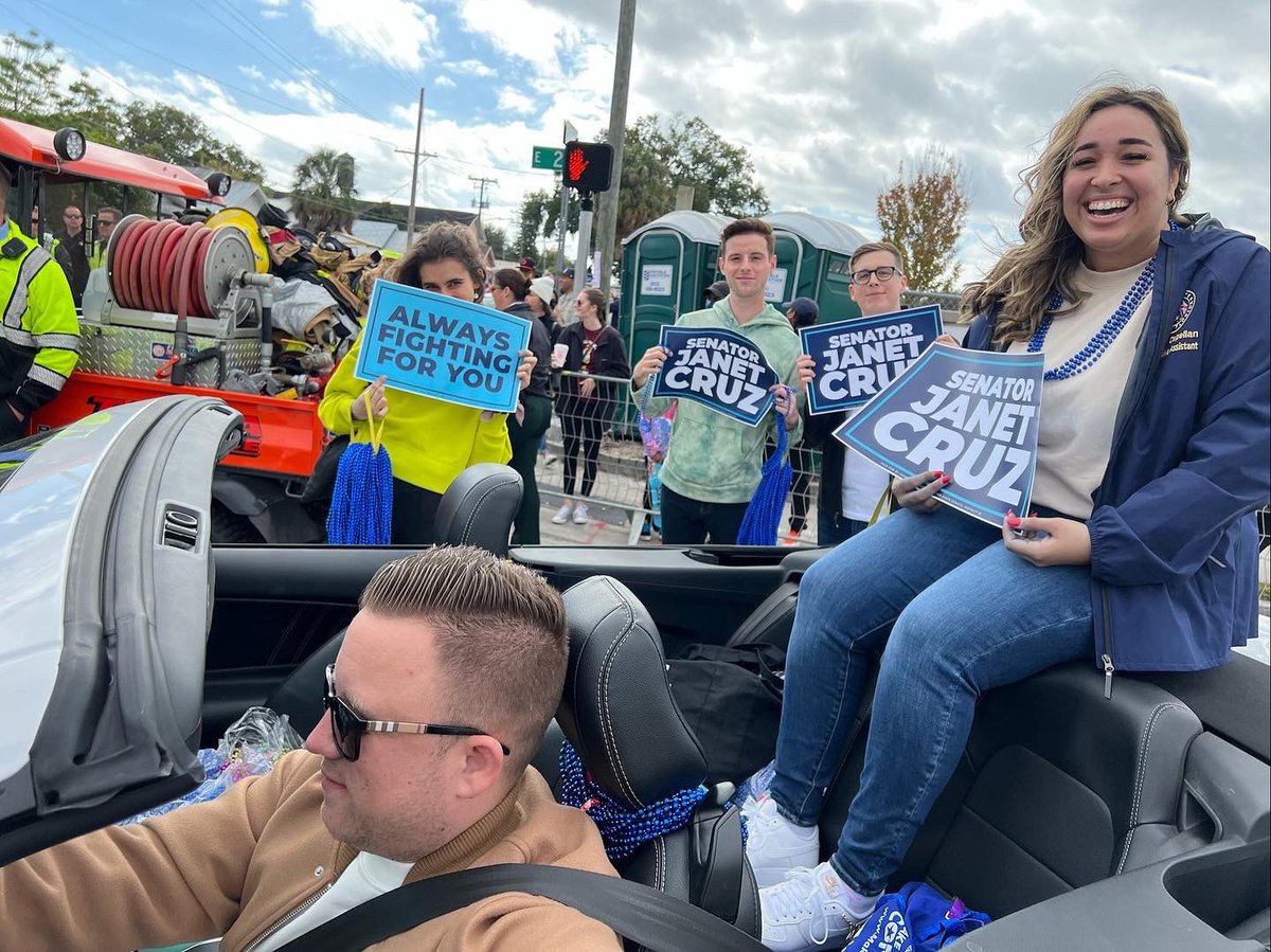 SenJanetCruz's tweet photo. Was amazing to see so many friendly and familiar faces during today’s Martin Luther King Jr. Day parade! Thanks to all who joined us on the route to celebrate this important holiday. #MLKDay2021 https://t.co/NldFI424hi