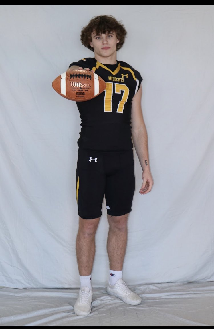 Clyd3Hinton's tweet photo. After a great official visit with @COACHMCLAU I’m excited to say I’ve received another offer to play @wscwildcats https://t.co/sov9Y49sN1