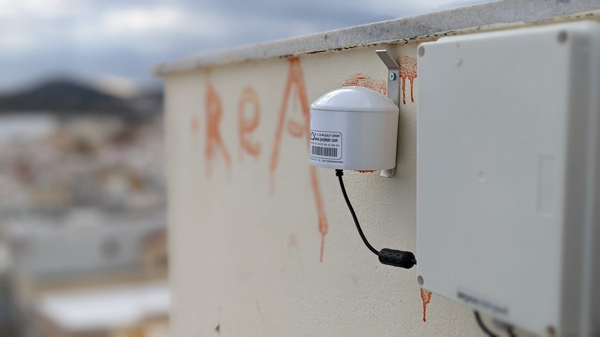 IOHIVEuser's tweet photo. On 21/12/2021, we installed a PurpleAir air quality sensor in collaboration with the ENIRISST project.

We hosted the sensors at the roof of 1st Gymnasium (University of the Aegean, Department of Product and Systems Design Engineering)

https://t.co/P4LlPEVwAJ https://t.co/xYxveFUZbq