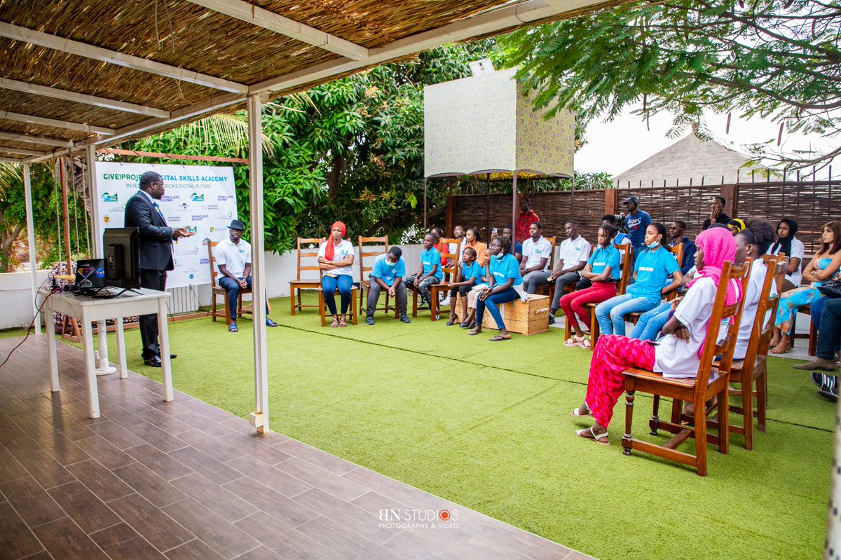 maramkaire's tweet photo. C'est avec un immense plaisir que j'ai répondu à l'invitation de mon frère et ami @thioneniang et de l'Académie Digitale de Give1Project dans la journée du dimanche 16 Janvier 2022. #STEM
#digital #give1project #astronomy #coding #NASA
#senegal #AfricanDOers #education #kebetu https://t.co/h8NPpXocMo