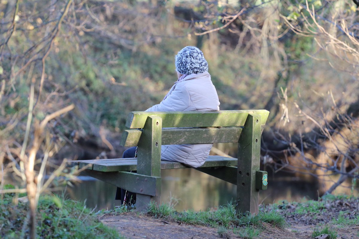 MyFaveBench's tweet photo. It's always good to talk.... Why not share your #Bench 💕
#AfterLife3 #itsgoodtochat #pennyforyourthoughts @theCALMzone #pewswithviews https://t.co/oru8yXA1x0