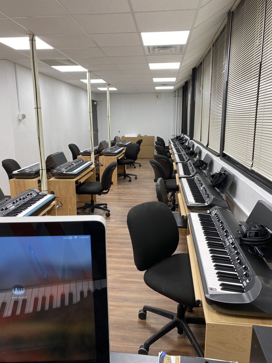 BridgeSetSound's tweet image. University piano lab relocation install over the weekend. Those are our custom piano desks! More to come!