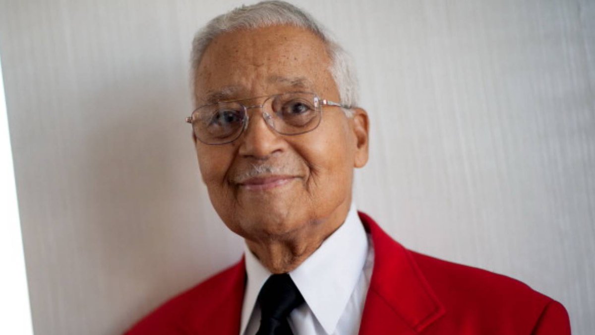 Charles McGee, a decorated veteran and one of the last surviving members of World War II’s Tuskegee Airmen has died at 102.  

bit.ly/3fxj7i2

#DoveNews #TuskegeeAirman #CharlesMcGee #DistinguishedFlyingCross #BronzeStar #WWII #veteran