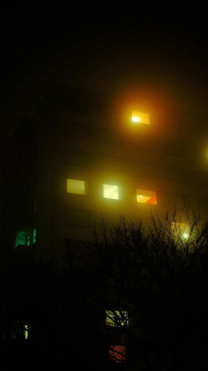 Manuella0803's tweet photo. Mist building 

Bruxelles, janvier 2022 https://t.co/sYNGN54P13