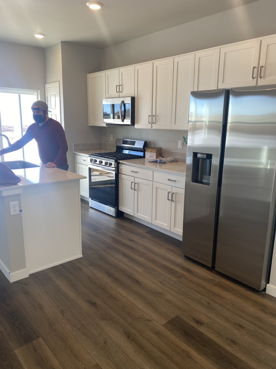 ShankNasties's tweet image. We walked our house today. Don’t mind my boyfriend testing the hot water and garbage disposal lol. I’m so excited For Friday!! #firstimehome #colorado