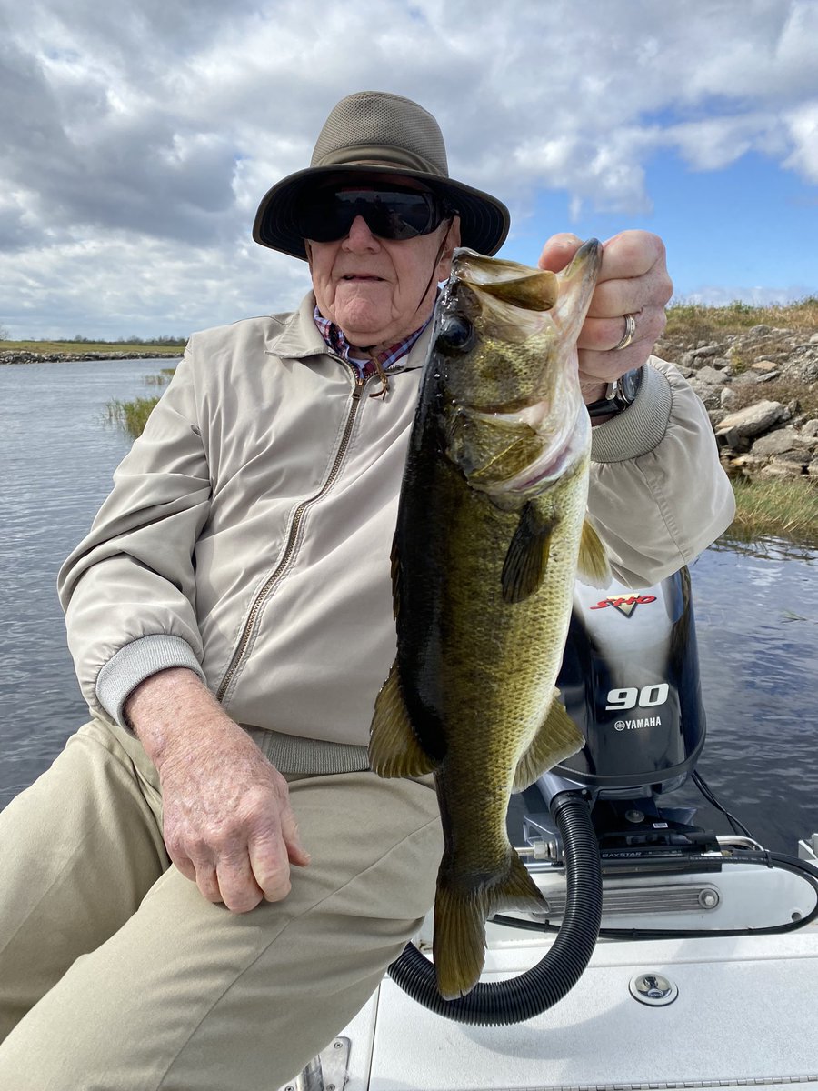 PSbassguide's tweet photo. Shawn and Tom from Virginia on leeward side of Big Toho today. Not a lot of bites however a few toads to show.
โ
๏ธ partly sunny, 7-20 mph ๐จ๐โ๏ธ, water 59-61*, Full moon๐.
#reelinyourdreamcatch #bigtoho #wootungsten #vexanfishing #fishon2022 #mission22 https://t.co/vflpL9UTzv