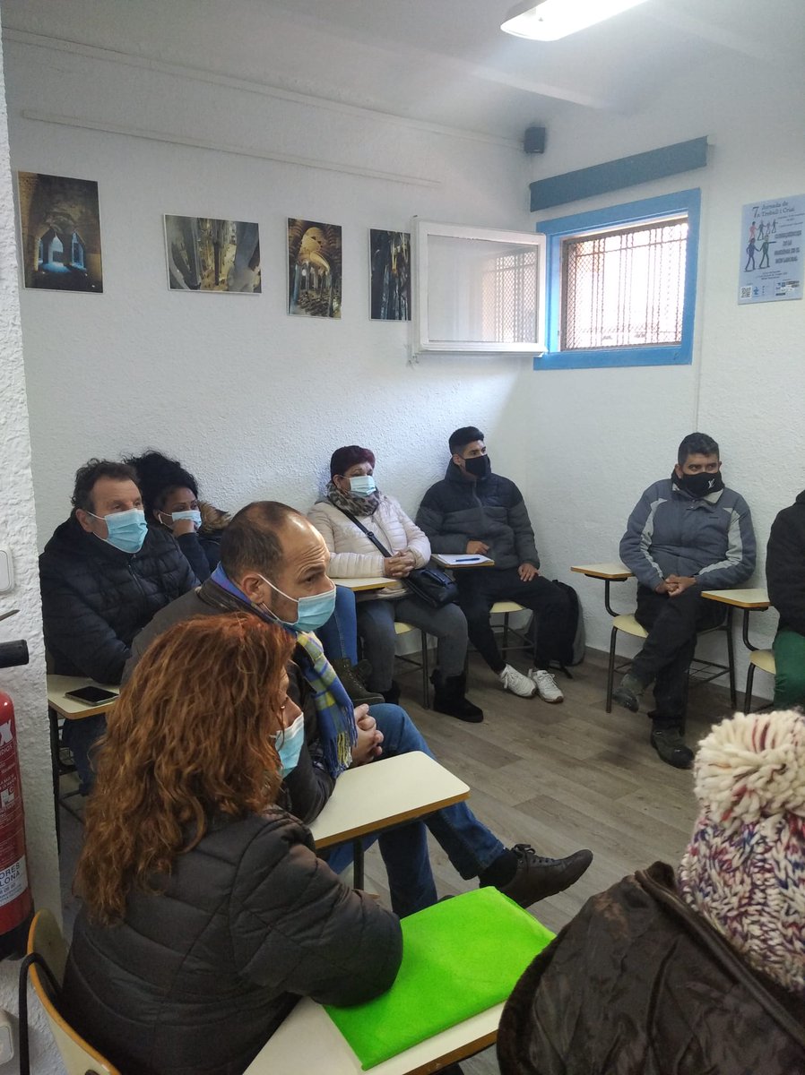 Dilluns és dia de dinàmiques de grup. De compartir sentiments, neguits i experiències. Riure, plorar, reflexionar i prendre consciència del nostre valor com a persones, que no depèn d'un contracte perdut o d'una entrevista que no ha anat com volíem.