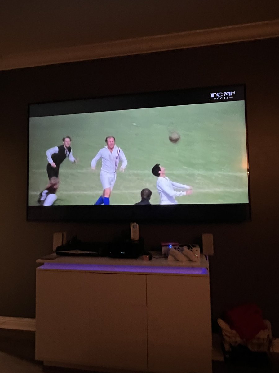 boabster1's tweet photo. Few beers and sit back n watch the footy https://t.co/Ext8tYuZxW