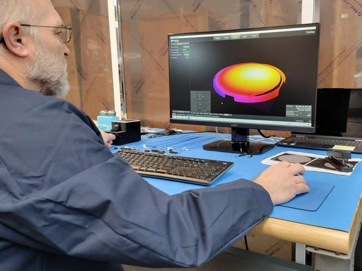 Sentient_Lasers's tweet image. One of our Laser Techs testing out our Cleanroom- a project Sentient is currently working on. 

#confidenceassured #sentientlasers #aestheticdoctor #cleanroom #medspa