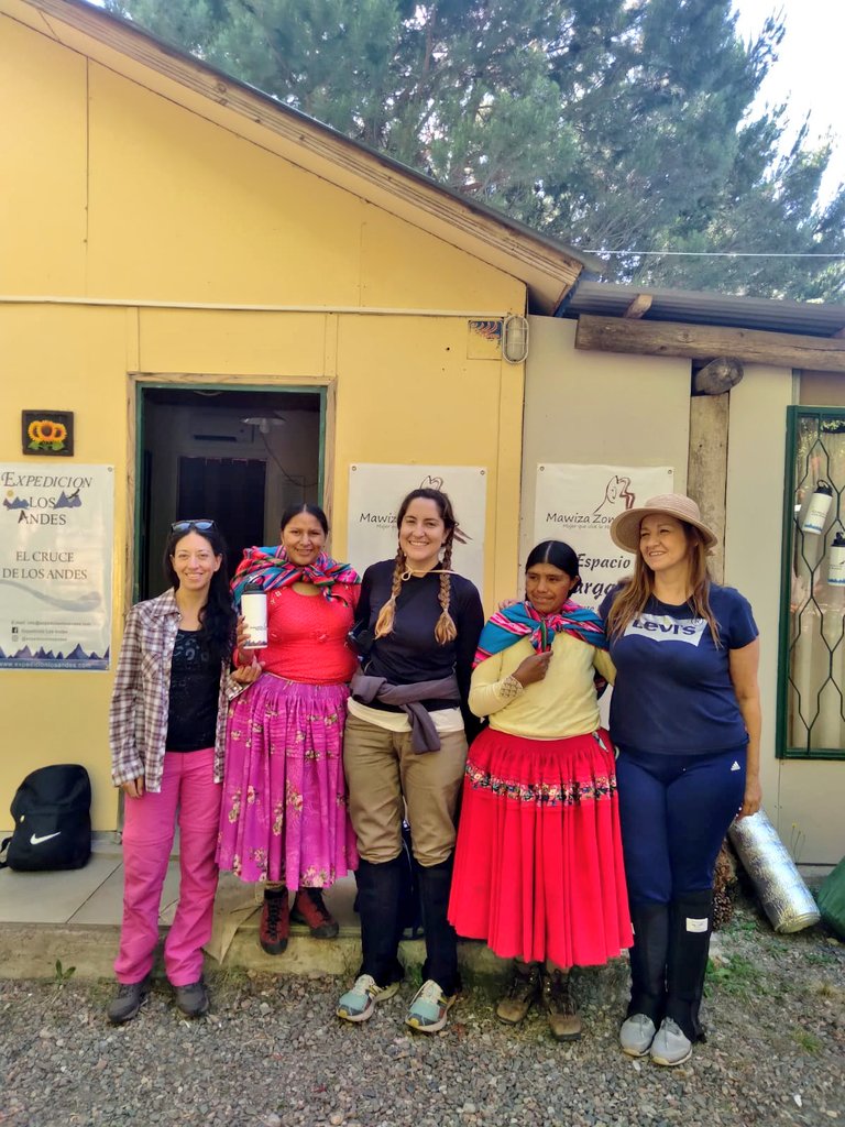 Las Cholitas Escaladoras ya se encuentran en Mendoza Argentina para el Cruse de los
Andesexpediciones.com