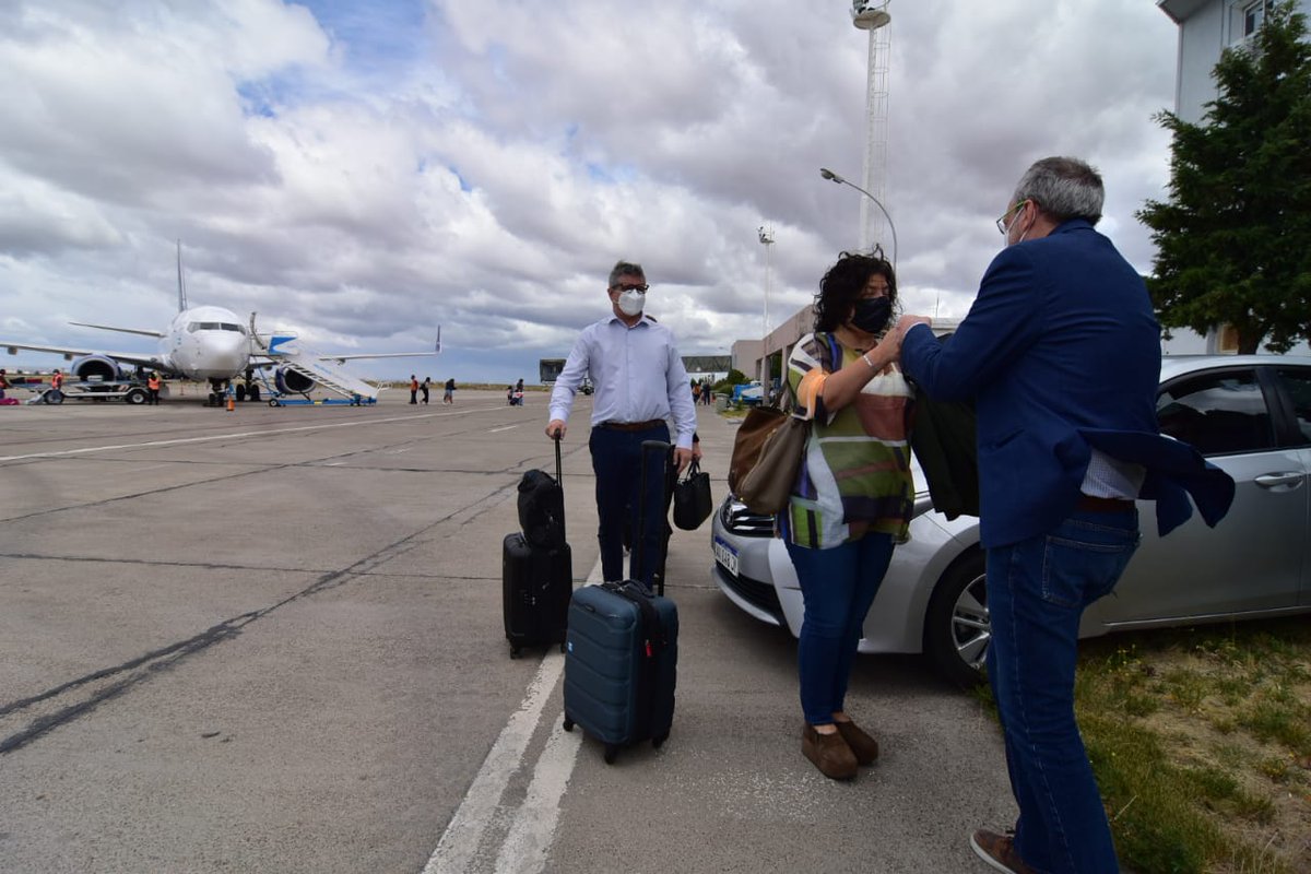 CarrilloChubut's tweet photo. 👋 ❤ 💉 🇦🇷 
 
¡Bienvenida a #Chubut, Carla! https://t.co/Rk9oECE3Vy
