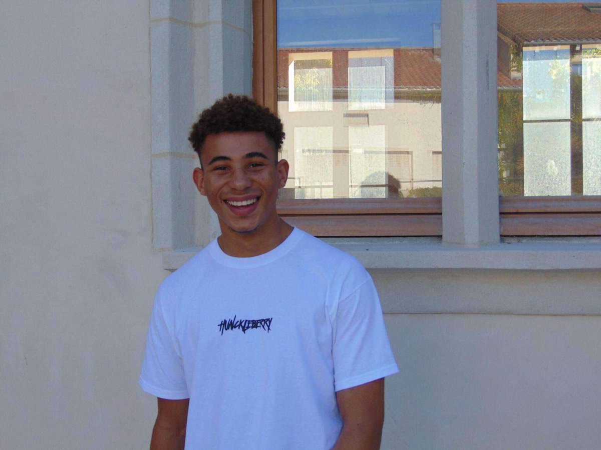 DuAccident's tweet image. ⬛️Il y a trois ans, jour pour jour, décédait Franck Page à Pessac. Agé de 19 ans il effectuait à vélo une livraison de repas pour Uber Eats lorsqu'il a été fauché par un camion. Il travaillait pour financer ses études. Une grosse pensée pour lui, sa famille et tous les livreurs.