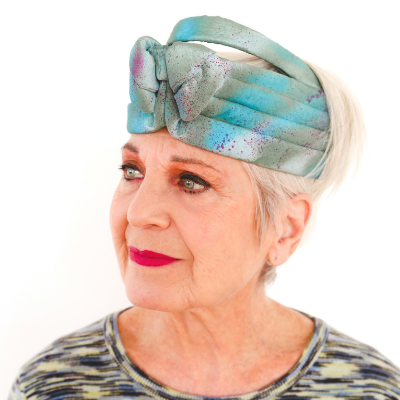 hipsilver's tweet image. Debra Rapoport is a style and sustainability icon -- but don't be mistaken, she prefers "personal style" over fashion because, in her opinion, "fashion is about consumption and trends". 

Click the link in bio to read! 

#hipsilver #hipsilverlifestyle #sterlingsilver