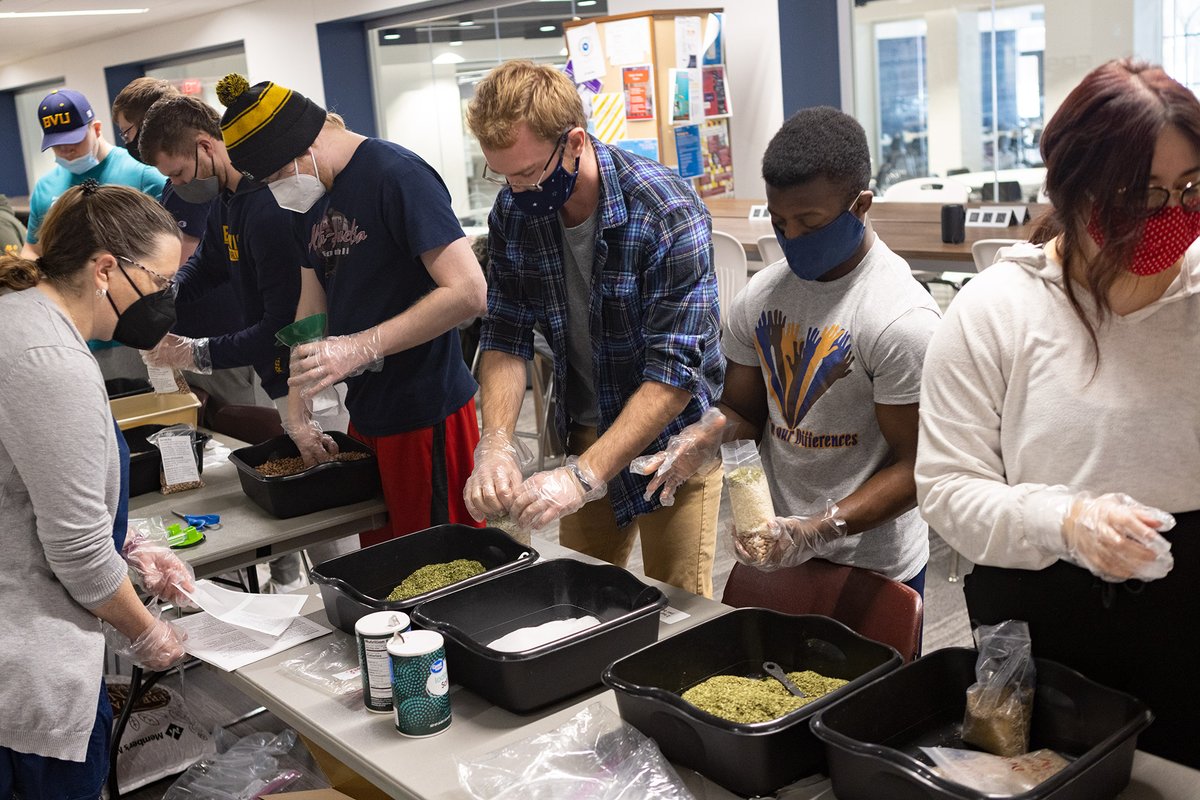BuenaVistaUniv's tweet photo. “Anything we can do to help someone less fortunate, whether it’s big or small, we should do it.”  Brandon Foster, #BVU senior

Today we honor the spirit of Martin Luther King, Jr. by performing service, organized by @BVUDiversity. #BeaversBuild #EducationForService #MLKDay https://t.co/SWvZJbqgNi