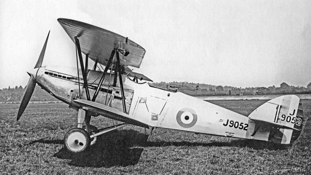 TheGhostRider31's tweet photo. 17/365-The #Hawker #Hart was a single-bay biplane with an all-metal primary structure powered by a 12-cylinder Rolls-Royce Kestrel engine. The prototype first flew in June 1928. On 25th Jun 1939 #No1Sqn #RIAF acquired the Hawker Hart aircraft to be used in the Northwest Frontier https://t.co/uGVYAmicjp
