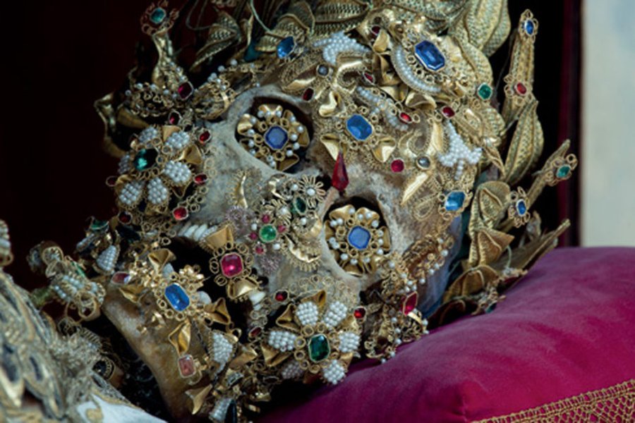 ADASpota's tweet photo. Bejeweled remains of Saint Benedictus, Church of Saint Michael, Munich, Germany
#MementoMoriMonday https://t.co/unmator2G2