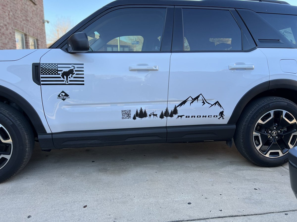 VinylDesignShac's tweet photo. I did it! #bigbronco #vinyldesignshack #broncosport #bronco #fordbronco https://t.co/8RZCEWPzMx