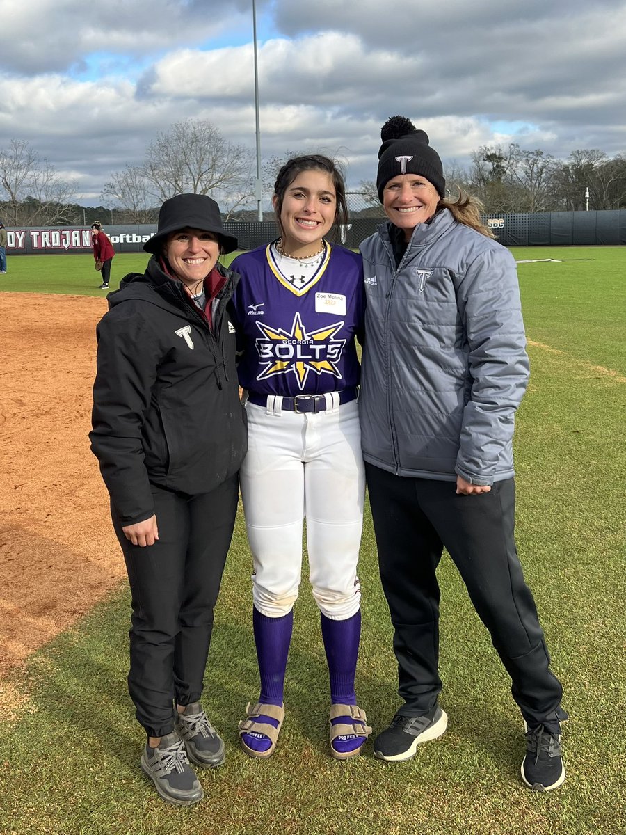 Zoe13molina's tweet photo. A huge thanks to Coach Mullins and Coach T-Smartt for the amazing camp! I love Troy and the camps more each time I go! Go Trojans!! @TroyTrojansSB @GATBoltsLaukka @tsmartt14 @TroySBCoach #boltsboom #gabolts #troytojans https://t.co/1oK2y1bJqx