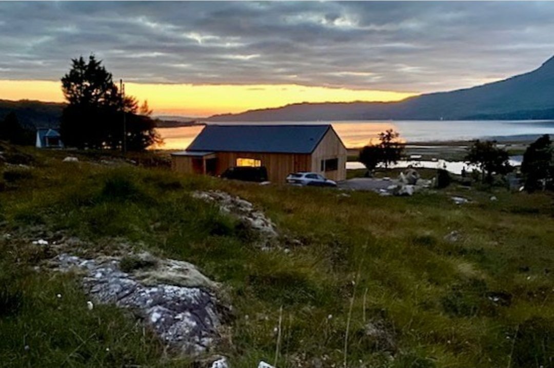 HebHomes's tweet photo. An amended Hebhome AGH501 in beautiful Torridon. Available to rent now.  https://t.co/uTiwG4urep https://t.co/WNk50M53eu
