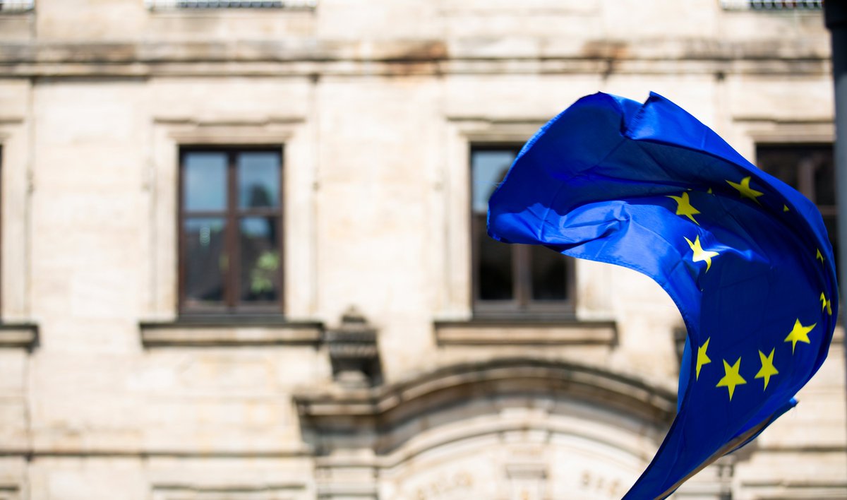 Uni_Foundation's tweet photo. Today, the Commission will present the package of a European strategy for #universities , and a proposal for a Council Recommendation on building bridges for effective European #highereducation cooperation. Watch the press conference around 15.30 at https://t.co/rkvAfBEpPr https://t.co/WT9zOTpNUc