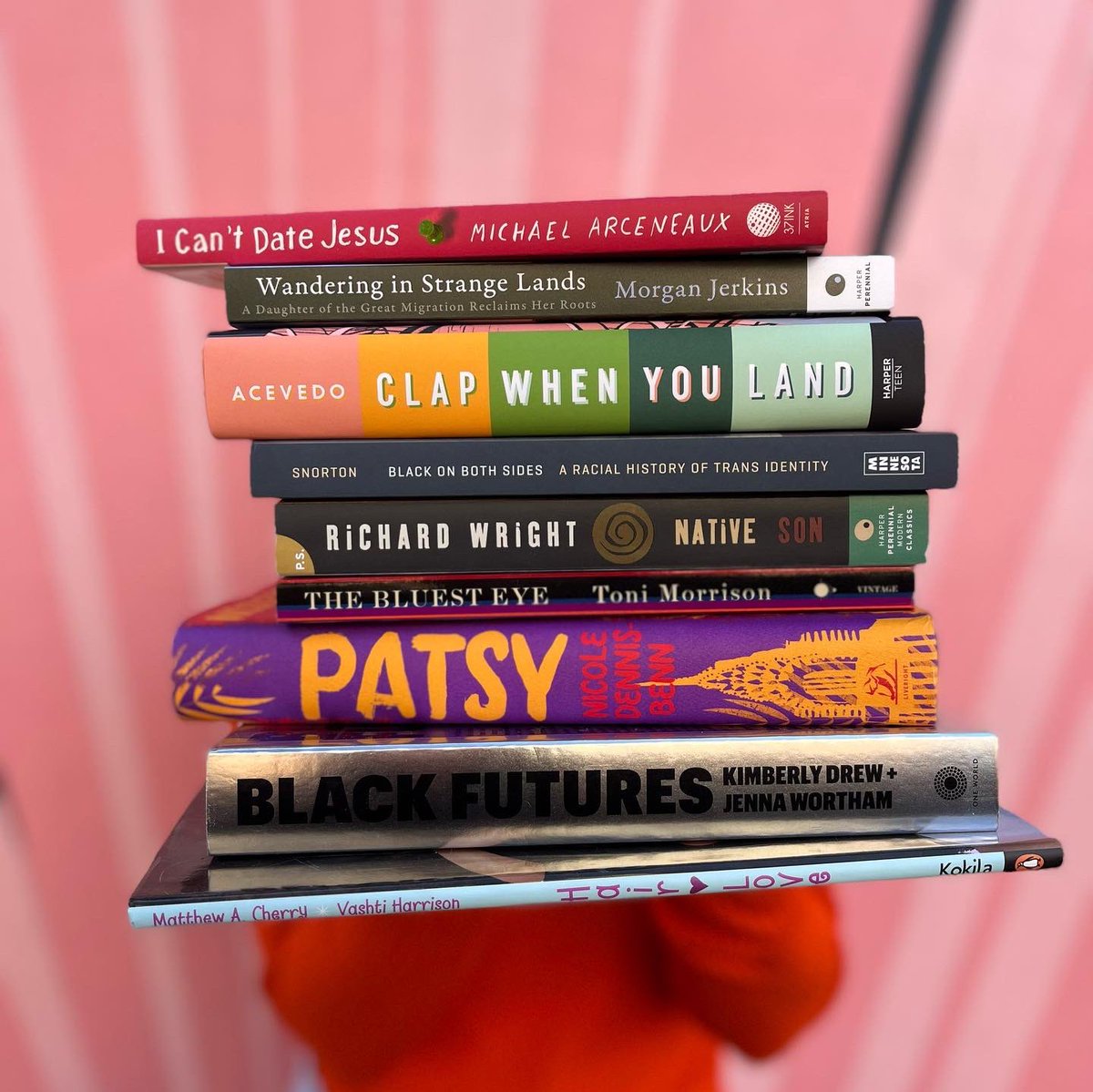 blkbookswap's tweet photo. my book curation with @booksaremagicbk is live 💕 I put together a shelf &amp; select titles I recommend for all readers. The list includes Clap When You Land by @acevedowrites, I Can’t Date Jesus by @youngsinick, Black Futures by @jennydeluxe + @museummammy, and many more https://t.co/fpSPAKSBoc
