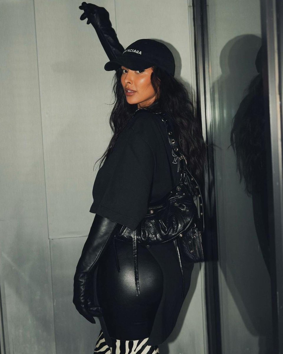 MayaJama's tweet image. Bizzakkk 🇬🇧