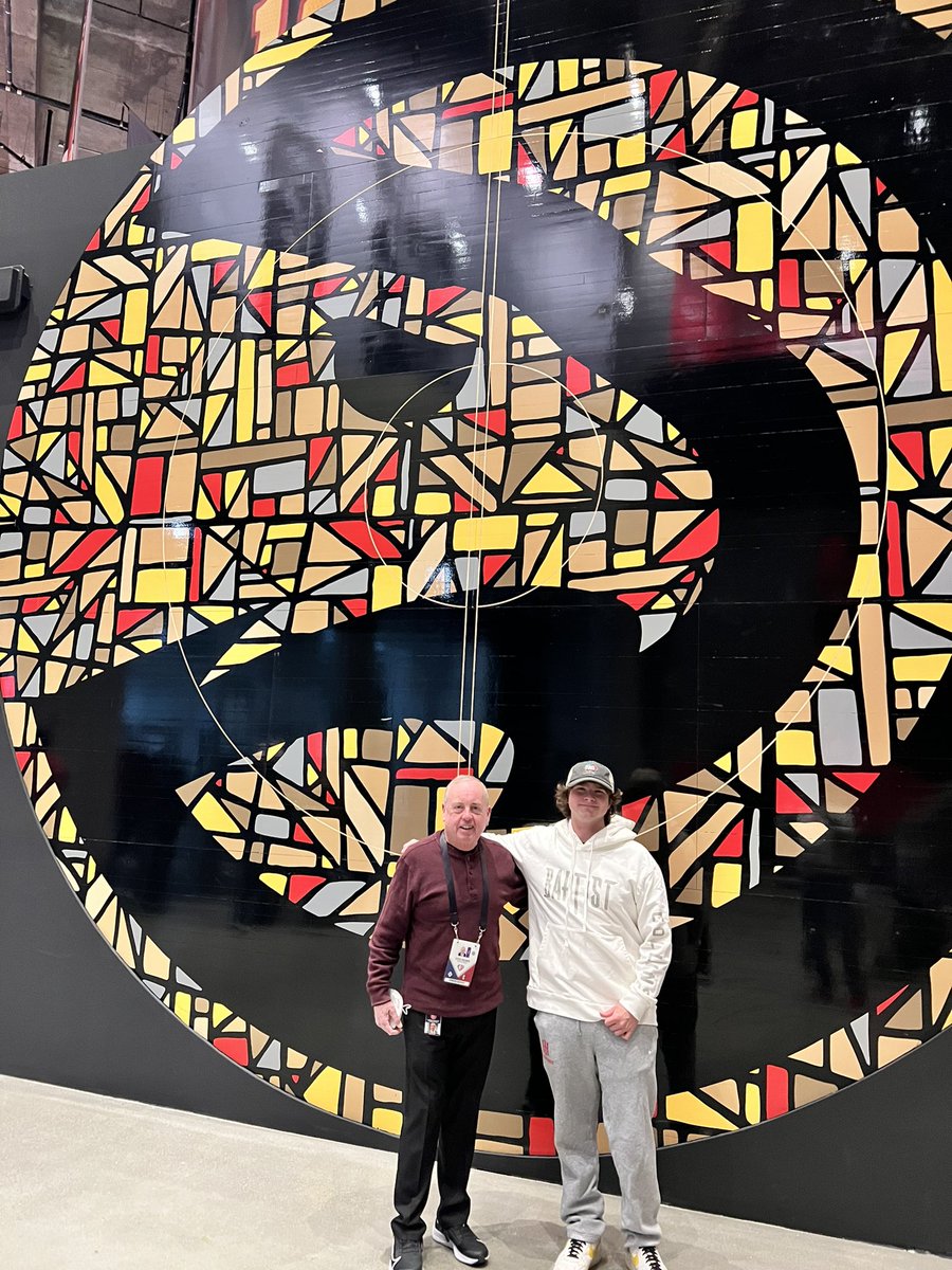 How lucky were we to run into <a href="/RealVoiceofHawk/">Steve Holman</a> in front of last year’s MLK court? Grateful for the picture. <a href="/ATLHawks/">Atlanta Hawks</a>