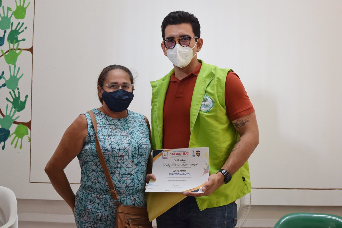 PODERPAZ_COL's tweet photo. #HojasDeVida |En el marco del proyecto "Fortalecer la integración profesional de los jóvenes con discapacidades", la Corporación PODERPAZ desarrolló una jornada de entrega de certificados, actualización y consolidación de información necesaria para la creación de hojas de vida. https://t.co/RqwzvoXBzq