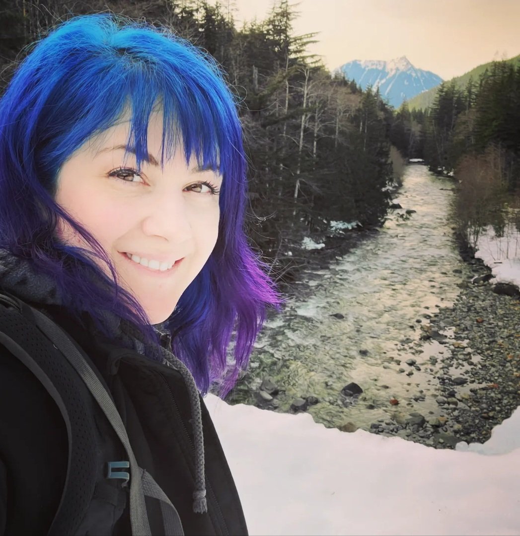 EdaLovelace's tweet photo. Was able to sneak in some much needed time outside this last weekend. Been feeling super uncreative and uninspired musically lately and nature always reminds us what's important.
.
.
.
.
#pnwlife #snowshoeing #exit47 #northbend #winter #solitude https://t.co/9WdGT4le5f