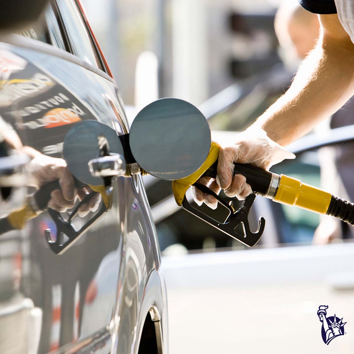 ReginaldHolder3's tweet photo. Get through the winter season with ease by keeping your gas tank at least half-filled at all times. It can help prevent you from getting stranded and prevents any water in the tank from freezing, which can damage the fuel pump. https://t.co/CJ34TpSWSm