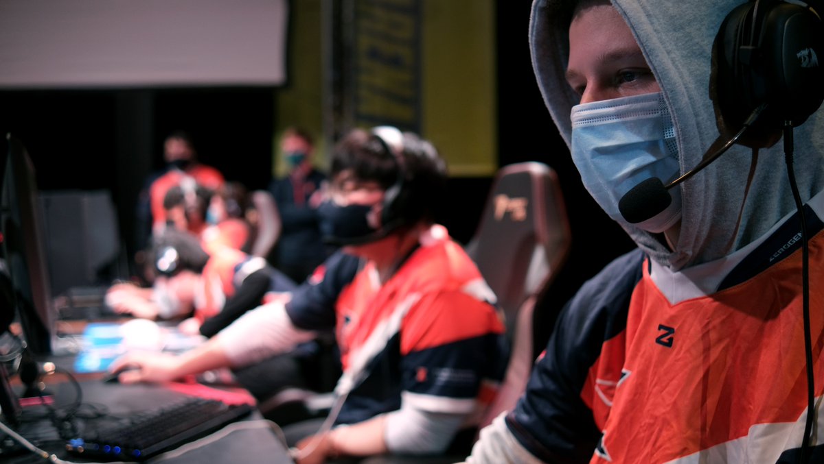 Illini_esports's tweet image. Some more photos of the players!
We cannot be more proud of these players!❤️