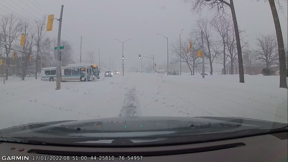 RampreetKaur1's tweet photo. This morning @KingstonTransit bus stuck in front of freshco. @MIHomeYGK https://t.co/pDQBsagwqs