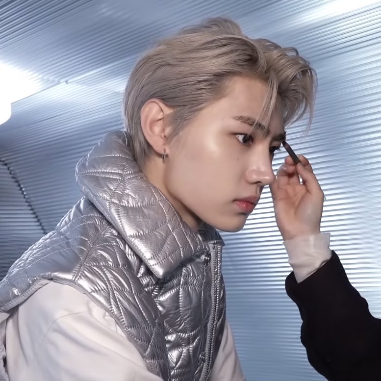 hourly sunghoon tweet media