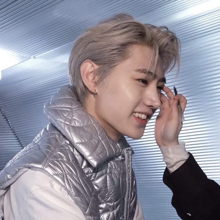 hourly sunghoon tweet media