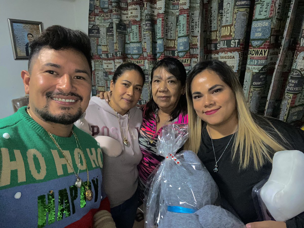 SwingGato's tweet photo. Familia mía 😍🙏🏽😍☺️#familiaherrera https://t.co/jIr2xhhB2s