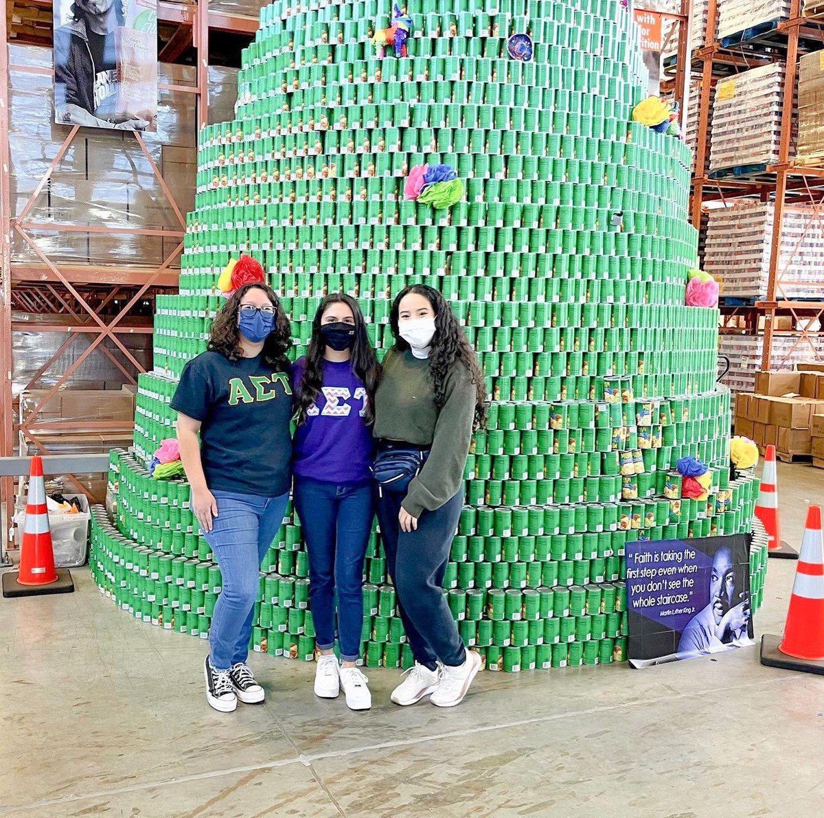 astutrgv's tweet photo. Kicking off the semester serving our community on MLK Day 🤍 #UTRGVGreeks #UTRGV #UTRGVStudents #UTRGVVaqueros https://t.co/bFyrtuOHDf