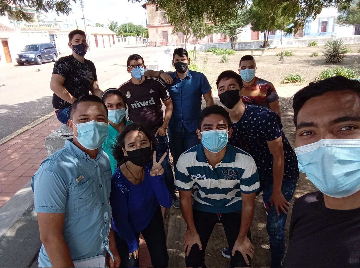 RJV_Falcon's tweet photo. Feliz Semana🍁

El día de ayer se llevó a cabo la primera Reunión del Cuatrimestre con nuestros Voluntarios de Punto Fijo - Falcón🏖️

Seguimos comprometidos y activos para lo que será este nuevo cuatrimestre, dónde esperamos que sea de grandes éxitos para la organización🙌🏻 https://t.co/BFIl0TW4OD