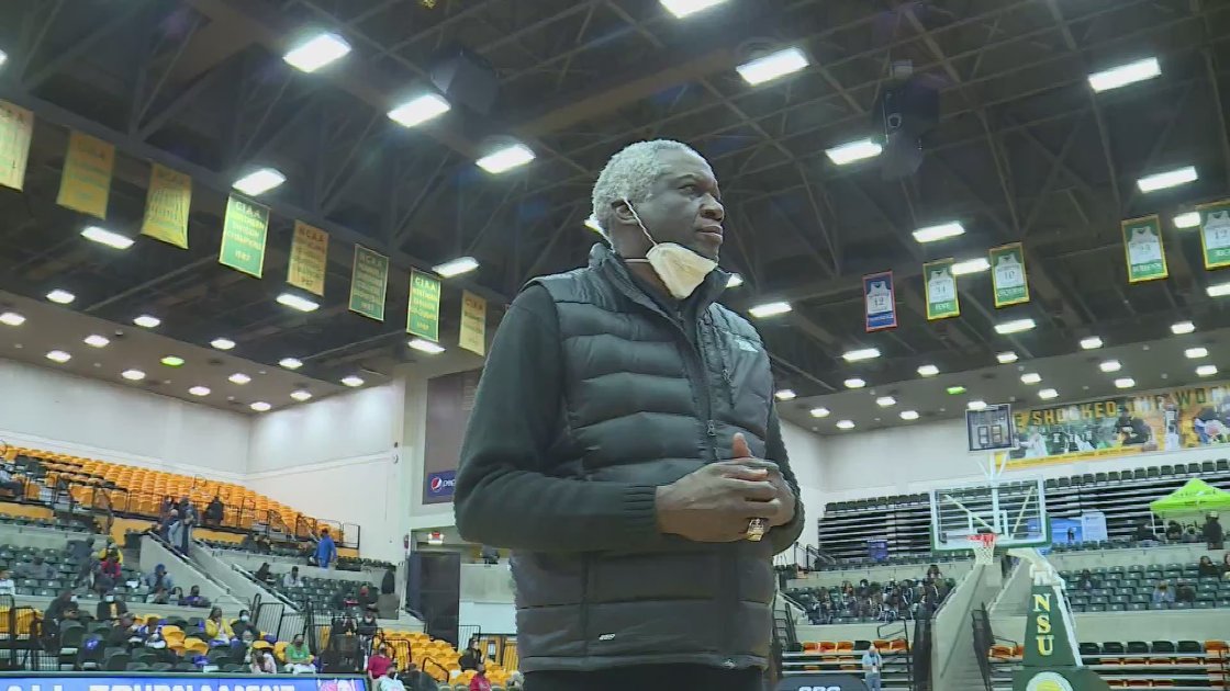 Nathan_Epstein's tweet photo. Inaugural Bob Dandridge MLK Holiday Basketball Challenge wraps up at Norfolk State!

Some excellent basketball from several area teams. Congrats to @claudellclark26, @HRSC757
for putting on a first-class event. @WAVY_News @CraigLoperWAVY @bpar73

VIDEO: https://t.co/Ct83GIs3Nz https://t.co/69LDwO9P2f