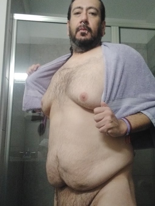 New photos and a short vid on my free OF. Had to delete some photos off the phone so I thought might<a href="/tag/foreskinfriday"class="tags"><span>#foreskinfriday</span></a>