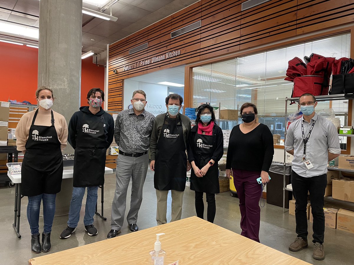 NickKristof's tweet image. My campaign team, my wife and I appreciated the opportunity to meet and serve our neighbors at @blanchethouse, an organization committed to the belief that everyone deserves dignity, hope and community.