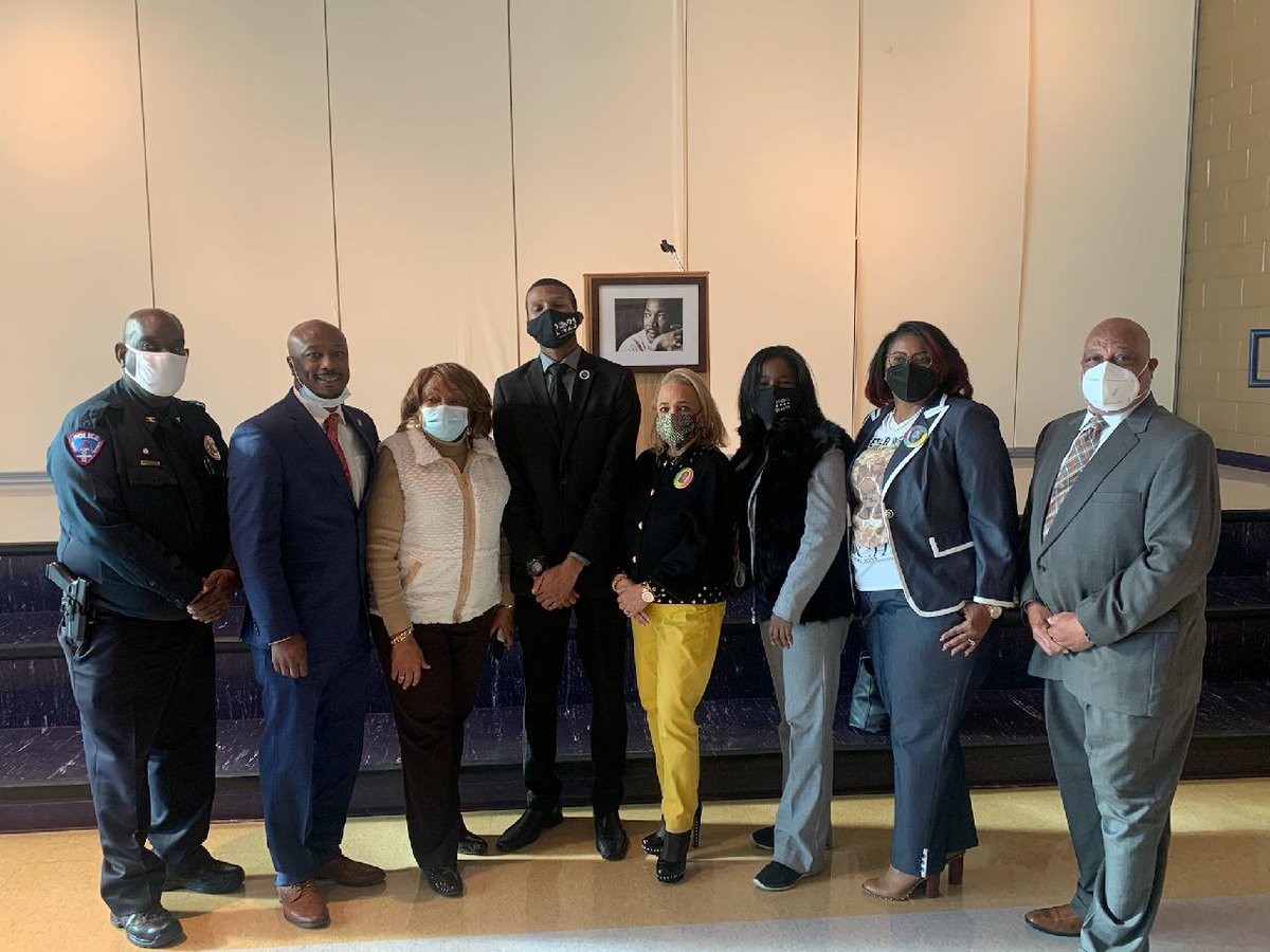 Farrakhan Shegog’s Young Voices with action's 7th annual Martin Luther King Day celebration was inspiring.  Thank you all for a wonderful day filled with the spirit of love and peace! #MLK #MLKDay #ritadays #stlcounty #stlco cc: <a href="/Khan_SHEGOG/">F. Σhegog</a>